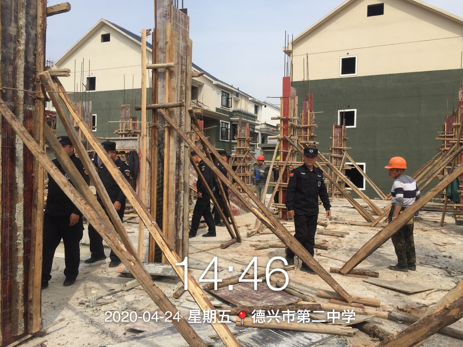德兴·通知建筑工地停工