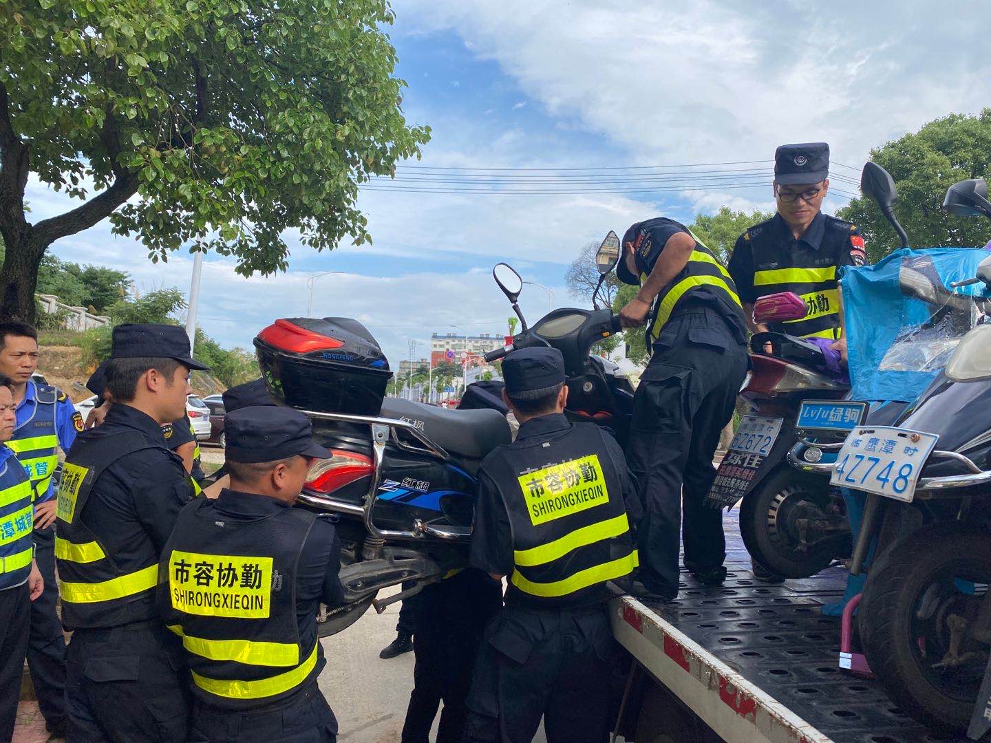 配合相关单位进行交通车辆整改